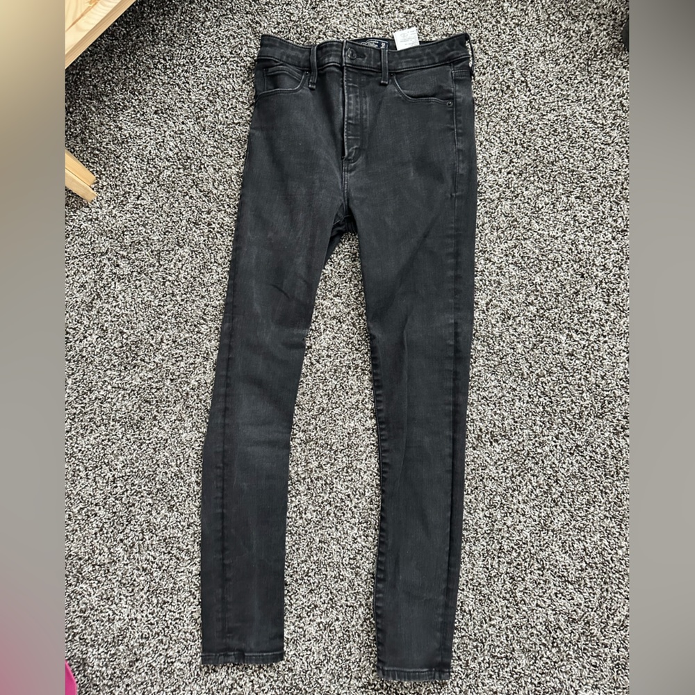 Black Super High Rise Skinny Jeans- Size 2 Abercrombie and Fitch